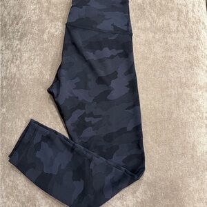 Lululemon Camouflage cropped Leggings